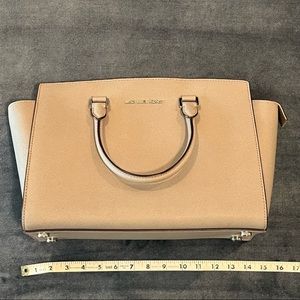 ❤️Michael Kors Gray Bag